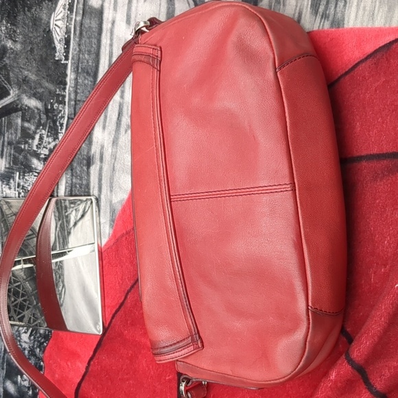 Calvin Klein red leather bag - Picture 4 of 16